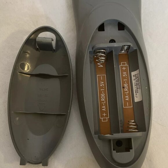 XFINITY Digital Transport Adapter DTA Universal Remote Control - Picture 3 of 8